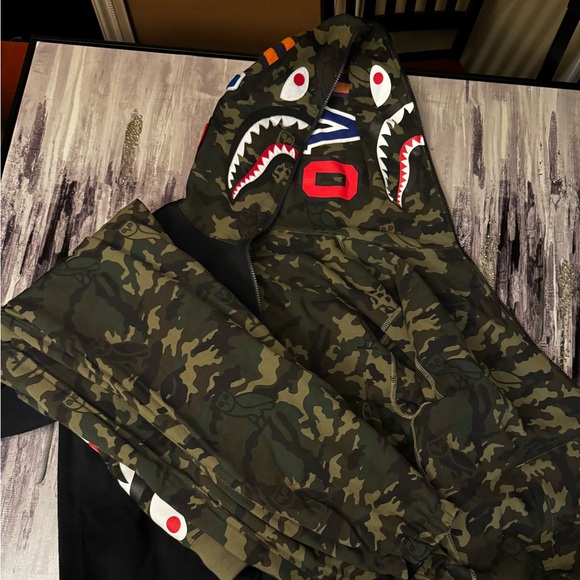 BAPE X OVO SWEATSUIT - Picture 16 of 16